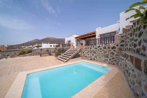 Property building, Pool view