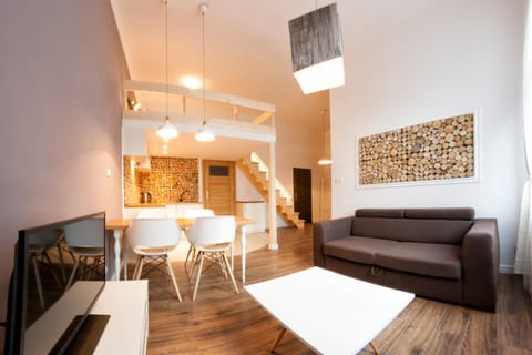 Communal lounge/ TV room, Bed, Living room, Photo of the whole room, Dining area