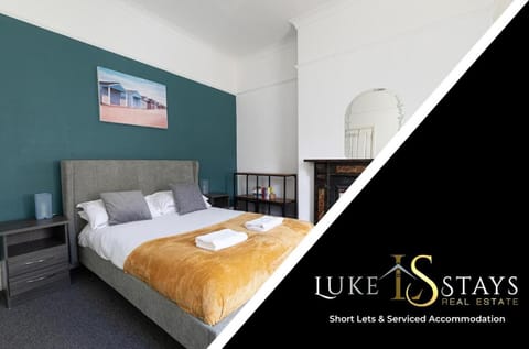 Luke Stays - Brandling Street Apartment in Sunderland