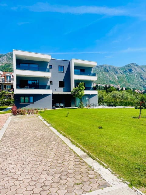 Property building, Day, Garden