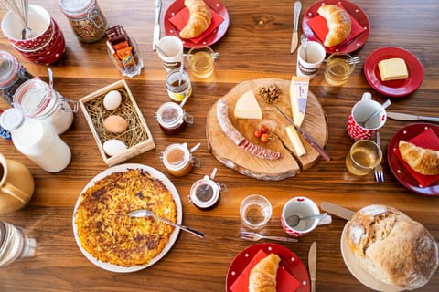 Food and drinks, Breakfast, Continental breakfast