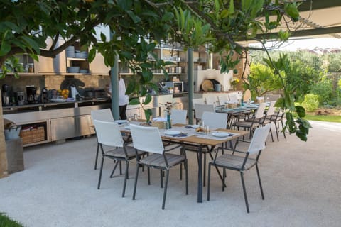 Garden, Dining area, Garden view