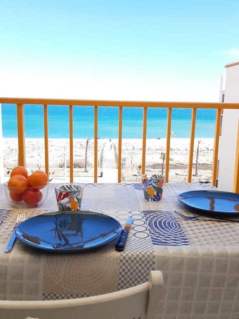 View (from property/room), Balcony/Terrace, Balcony/Terrace, Dining area, Beach, Sea view, Meals