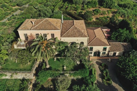 Property building, Bird's eye view, Garden