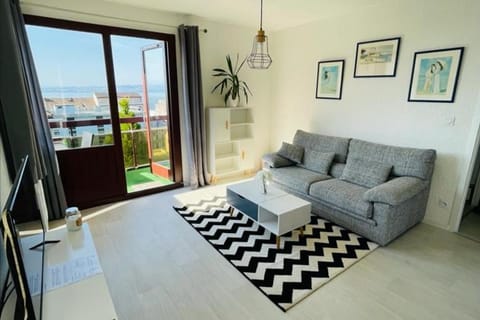 Living room, Seating area, City view