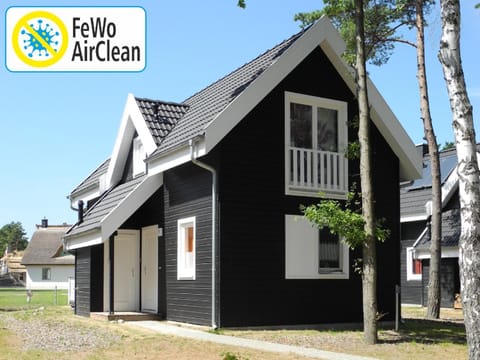 Schwarze Perle - Glowe House in Glowe