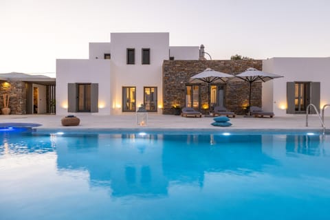 Golden Bay luxury villas and suites Apartment hotel in Paros, Greece