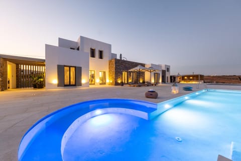 Golden Bay luxury villas and suites Apartment hotel in Paros, Greece