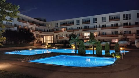 Property building, Night, Garden, Pool view, Swimming pool, sunbed