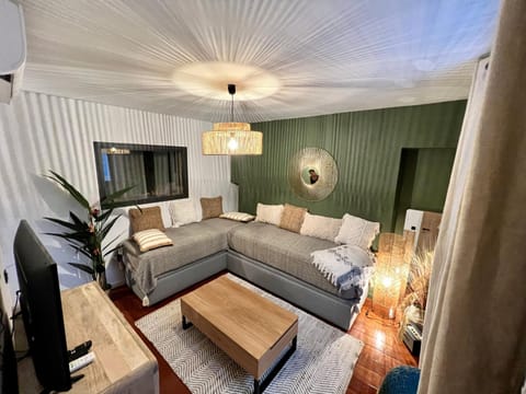 Communal lounge/ TV room, Living room, Seating area