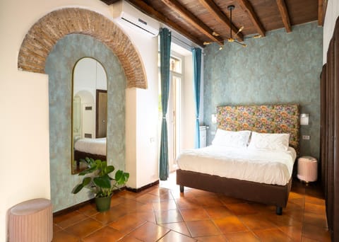 Bedroom, heating