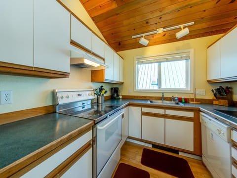 Beeswax Park MCA 107 House in Manzanita