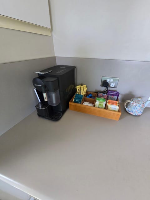 Coffee/tea facilities, Kitchen or kitchenette