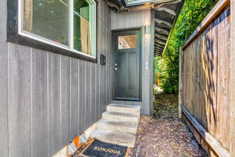 Pearl Street Studio Hotel in Eugene