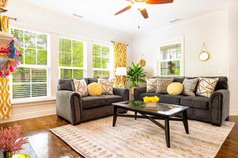 Living room, Seating area, fireplace