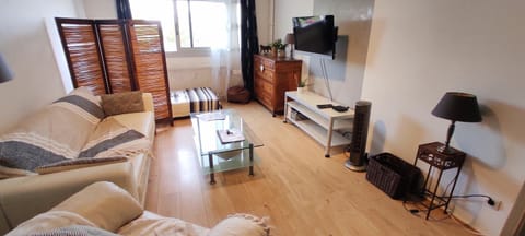 Communal lounge/ TV room, TV and multimedia, Living room, Seating area