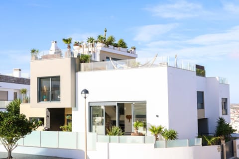 Property building, Day