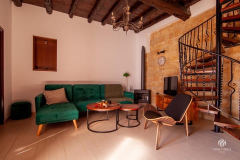 Lounge or bar, Seating area