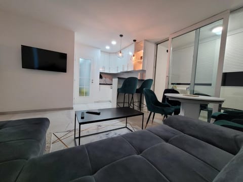 Stan m&s, Boulevard-centar grada Apartment in Federation of Bosnia and Herzegovina