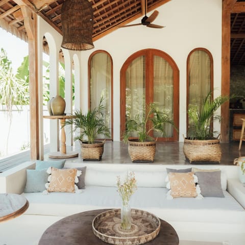 Communal lounge/ TV room