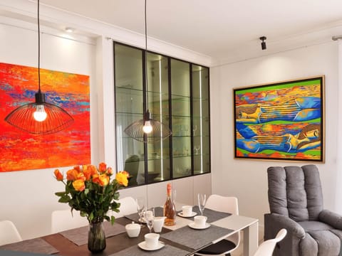 Living room, Decorative detail, Seating area, Dining area