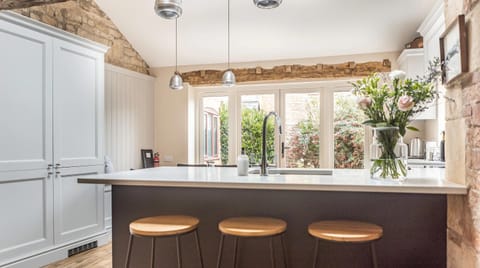 Kitchen or kitchenette, kitchen