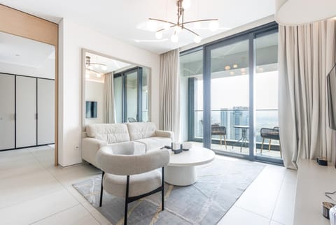 View (from property/room), Balcony/Terrace, Living room
