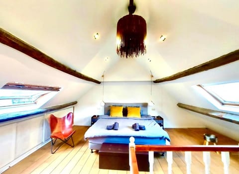 Bed, Photo of the whole room, Bedroom