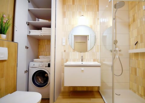 Shower, Bathroom, washing machine