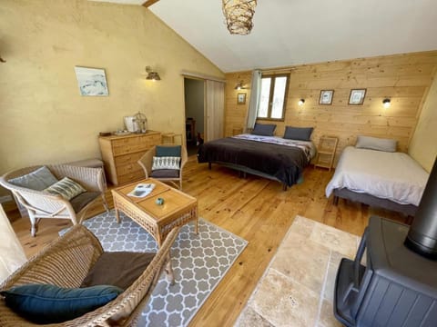 Bed, Living room