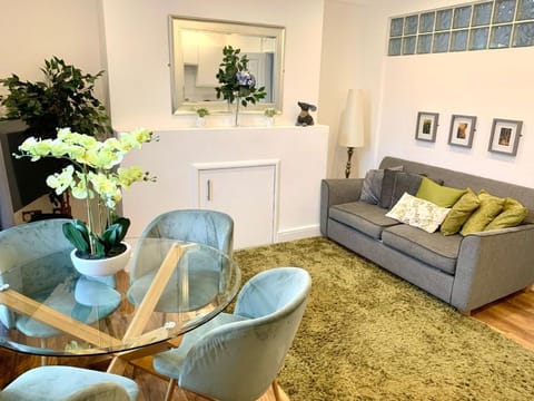 EMMANUEL HOUSE - Beautiful 1-Bedroom Apt In Central Cambridge - Historical Building Apartment in Cambridge