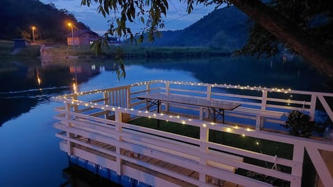 Riverside Resort Una Villa in Lika-Senj County