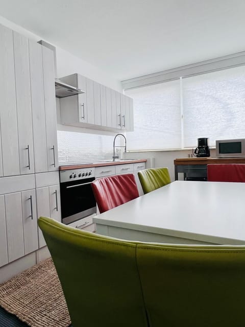Kitchen or kitchenette, Communal kitchen, kitchen