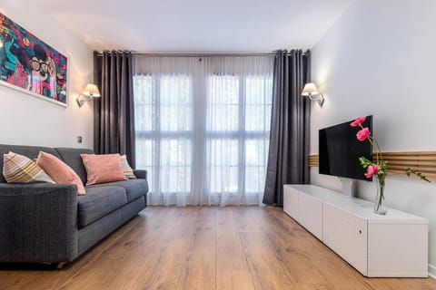 Disneyland Appartements familial avec piscine intérieur chauffé, parking gratuit A 5 minutes des parcs Apartment in Chessy