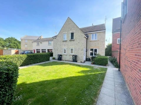 Orchid Cotswold Stone house House in Swindon