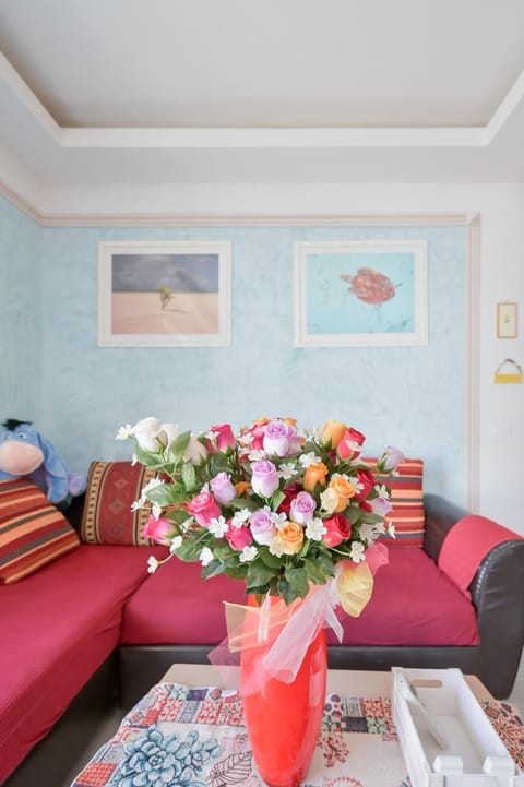 Living room, Lounge or bar, Decorative detail, Seating area