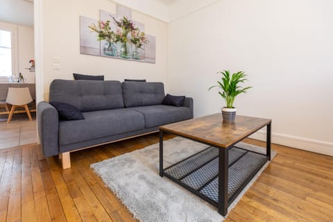 Le Mans Appartement Gare TGV et proche centre Apartment in Le Mans