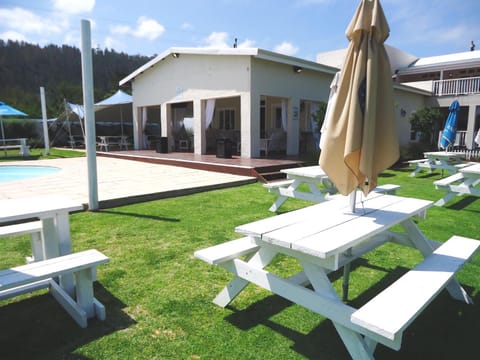 Restaurant/places to eat, Spring, Day, On site