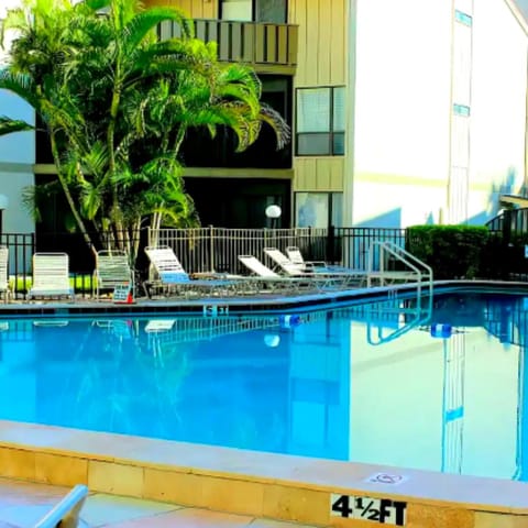 Swimming pool, Swimming pool