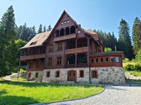 Property building, Spring, Day, Natural landscape, Garden view
