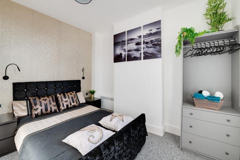 Air Maison - Dockyard Hideaway Nr Gunwharf Quays Apartment in Portsmouth