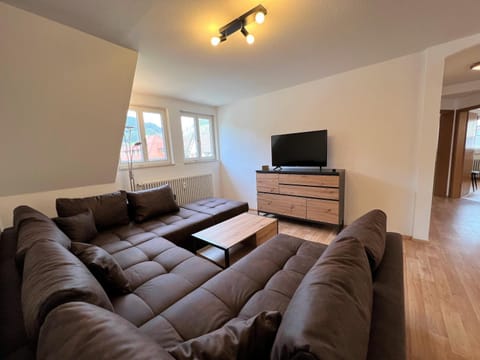 Communal lounge/ TV room, TV and multimedia, Living room, Seating area