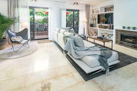 Communal lounge/ TV room, Living room