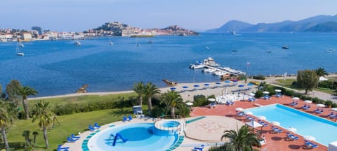 Property building, Pool view, Sea view, Swimming pool, Swimming pool