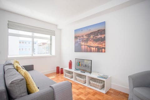 Communal lounge/ TV room, TV and multimedia, Living room, Seating area