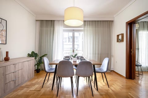 Living room, Seating area, Dining area