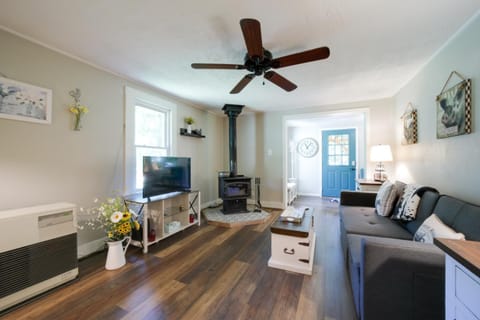 Charming Waynesville Cottage Less Than 2 Mi to Main St House in Lake Junaluska