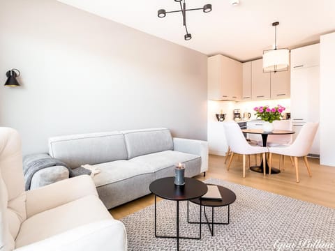 Coffee/tea facilities, Kitchen or kitchenette, Living room, Decorative detail, Seating area, Dining area, Area and facilities, locker, wardrobe