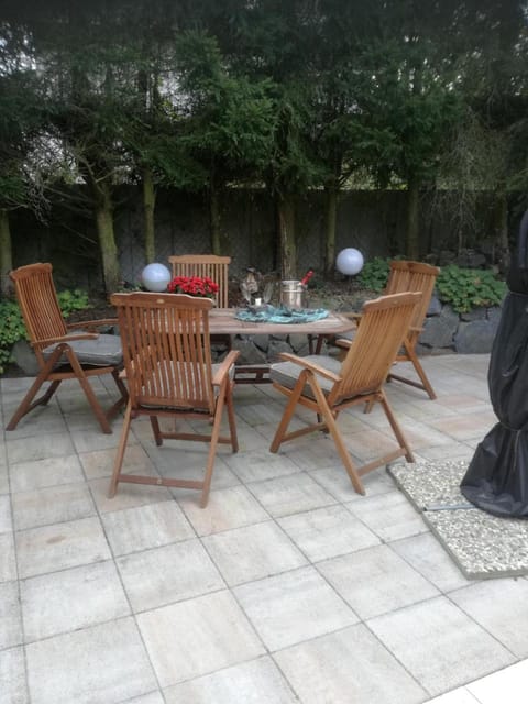 Patio, BBQ facilities