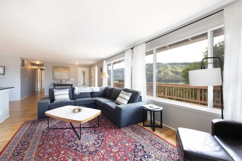 Point Lyle home House in Lyle